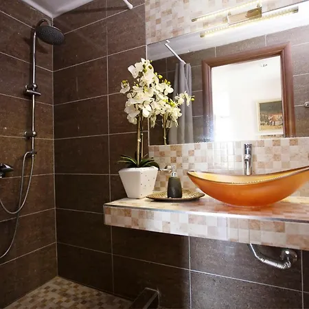 Aqua Luxury *