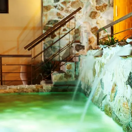 Aqua Luxury * 尼亚·蒙达尼亚